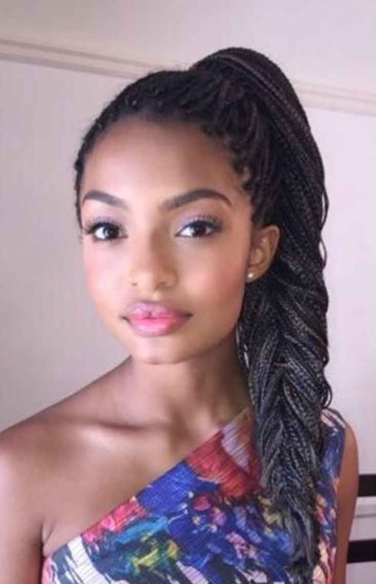Black Girl Magic: Yara Shahidi Took The Best Natural Hair Selfies This Year
